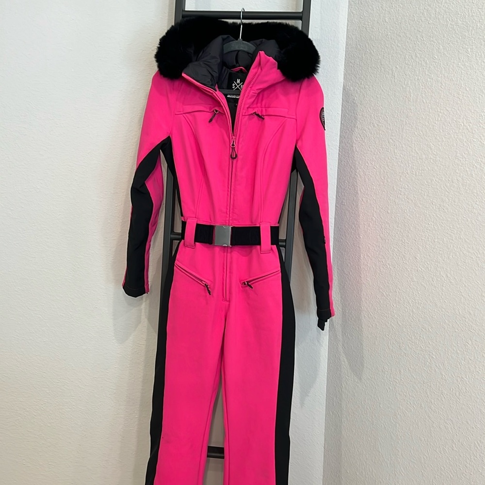 GSOU Goldbergh inspired snow suit - PINK, size Small